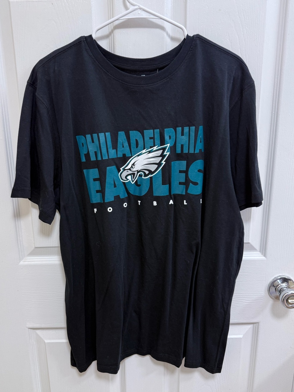 NWT NFL Philadelphia Eagles Black Graphic Tee with Team Logo, Size XL